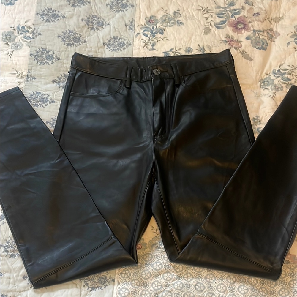 Women’s Black Leather look Jeans